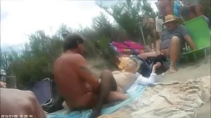 BBW ஸ்முஷினைத் தொடங்கும் போது யோகா வகுப்பு ஸ்கேடாடில்ஸ்