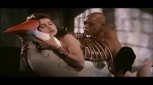 ஜானி சின்ஸ், சிறையில் லில்லி லேனுக்கு தினசரி செக்ஸ் கொடுக்கிறார்