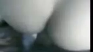 பரபரப்பான ஆபாச நட்சத்திரமான ஐசிஸ் லவ் கம் கவர் பெறுகிறார்