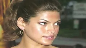 மாணவர்களின் GFஐ பறித்த புஸ்ட்டி ஃபுட் ஃபெடிஷிஸ்ட் ஆசிரியர்!